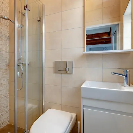 Апартаменты Charming Close To The Promenade Слима